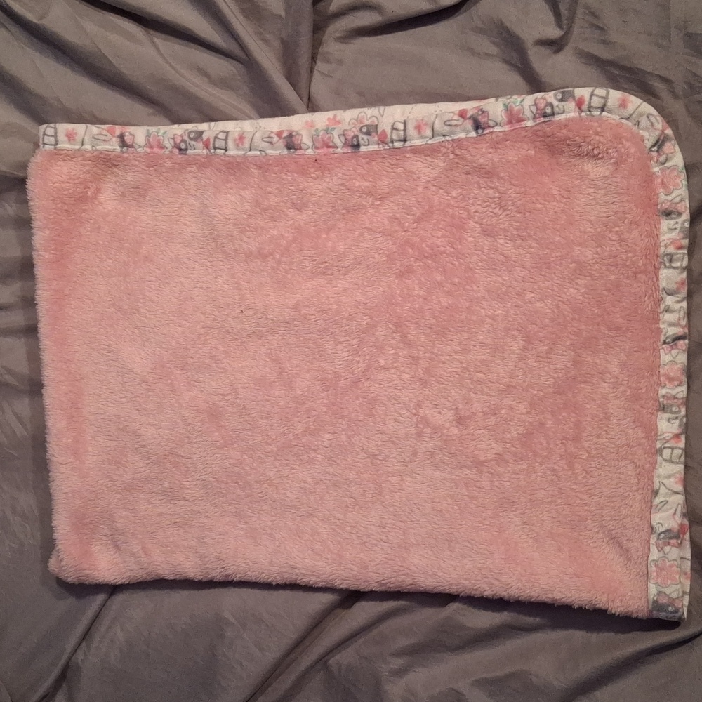 Le Bebe Throw Blanket